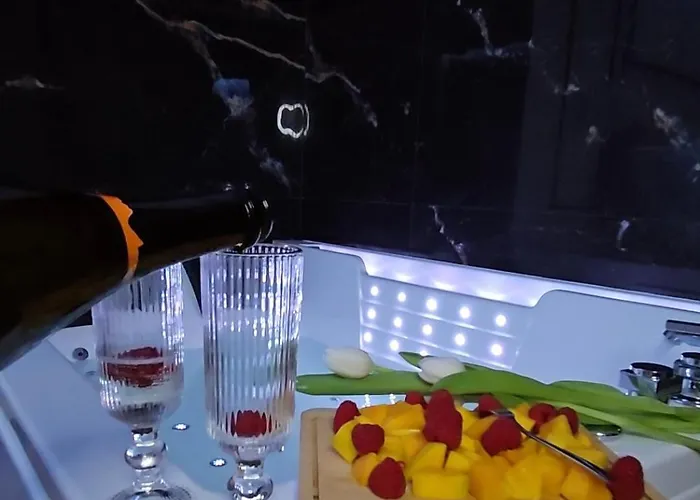 Motlava Romantic Loft - Jacuzzi Apartahotel Gdansk